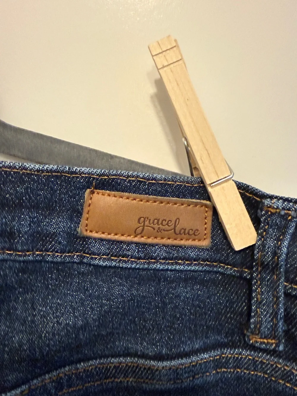 Women’s Boyfriend Jeans - Picture 3 of 8